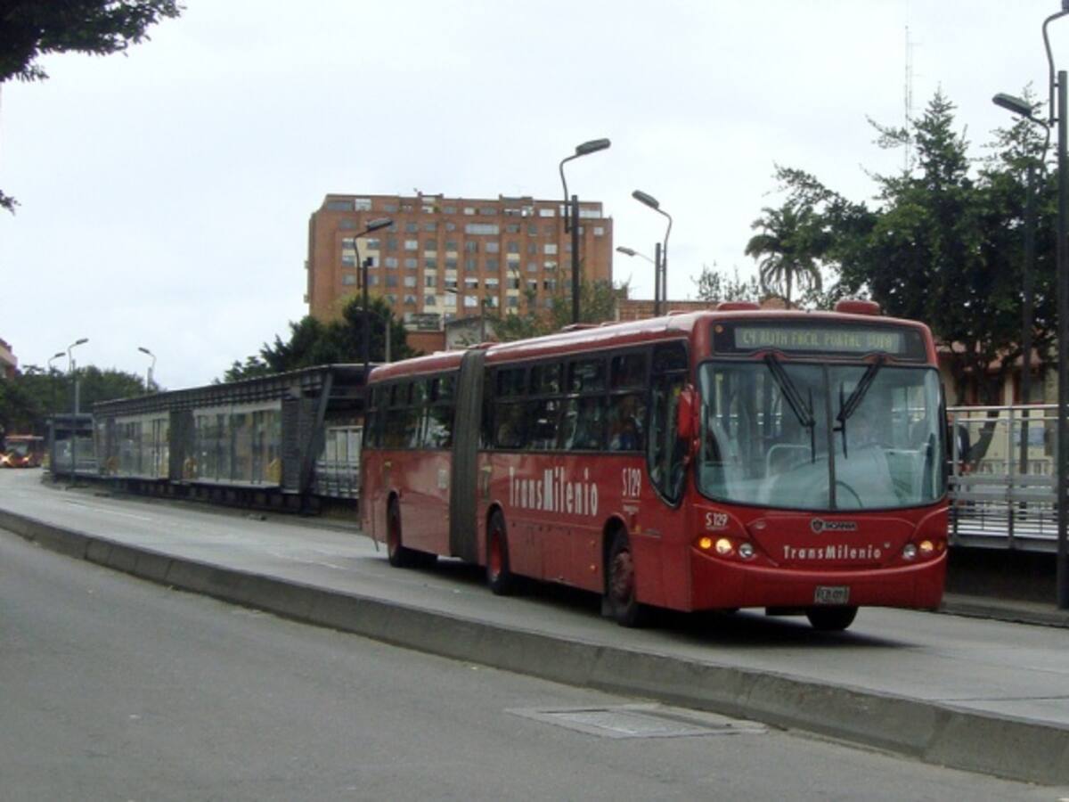 Llueven críticas en redes sociales por aumento al costo del pasaje en TransMilenio
