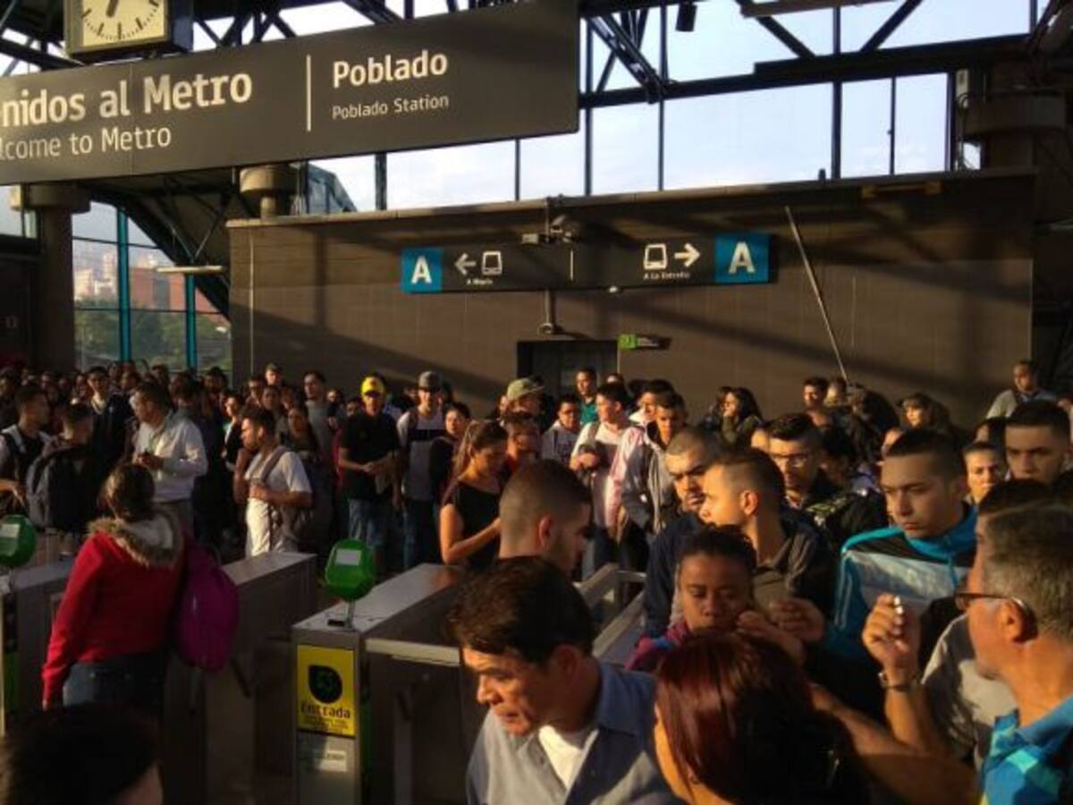 Metro de Medellín reinicia operaciones en el tramo central