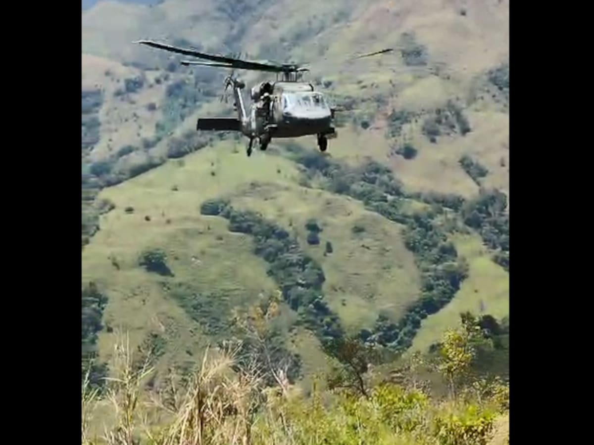 Habitantes de vereda San Luis de Ituango denuncian daños a viviendas durante bombardeo contra Ramiro