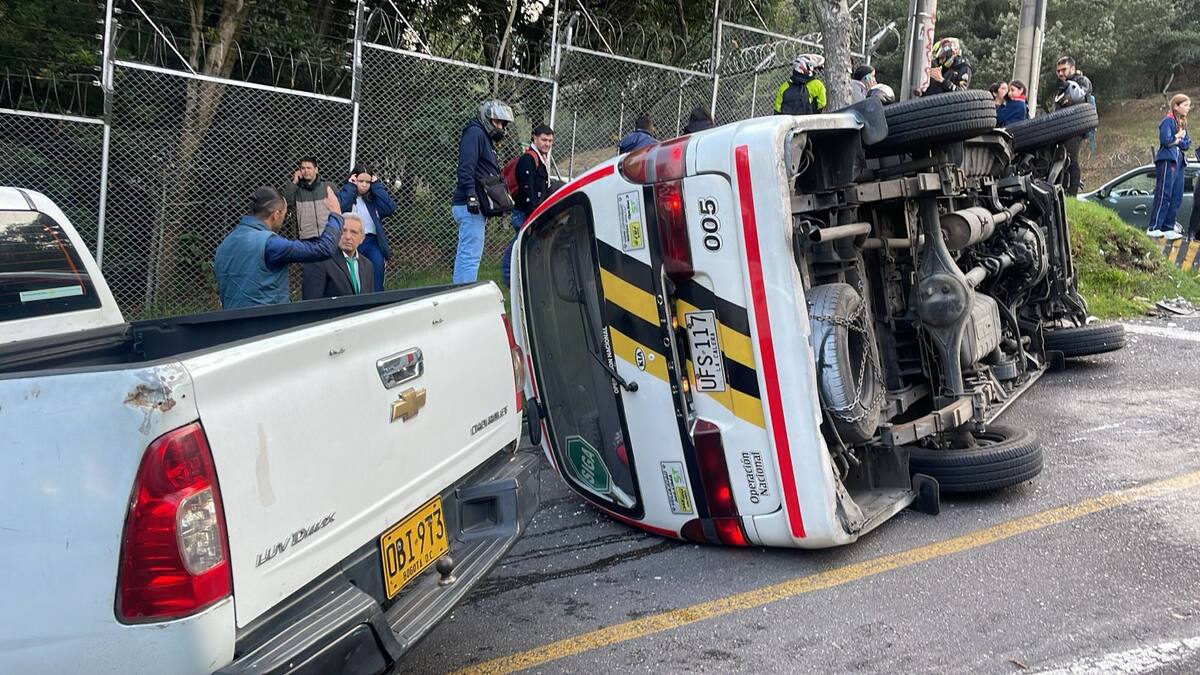 14 niños fueron atendidos tras accidente de ruta escolar en Bogotá