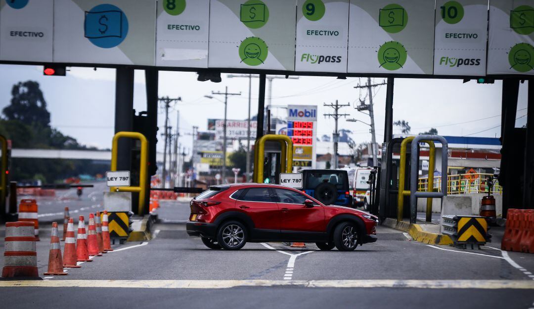 Vuelven a radicar el proyecto que busca "frenar los abusos" de los peajes