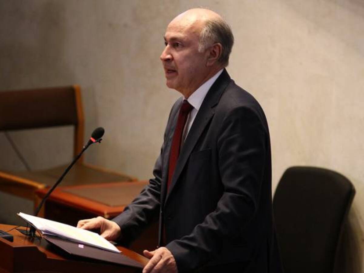 Prohibir regalos a funcionarios públicos, propuesta para combatir la corrupción