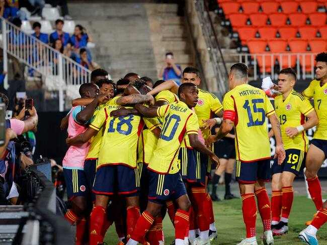 Los jugadores de la Selección Colombia festejan el gol de Mateo Casierra / Alberto Iranzo, Diario AS.