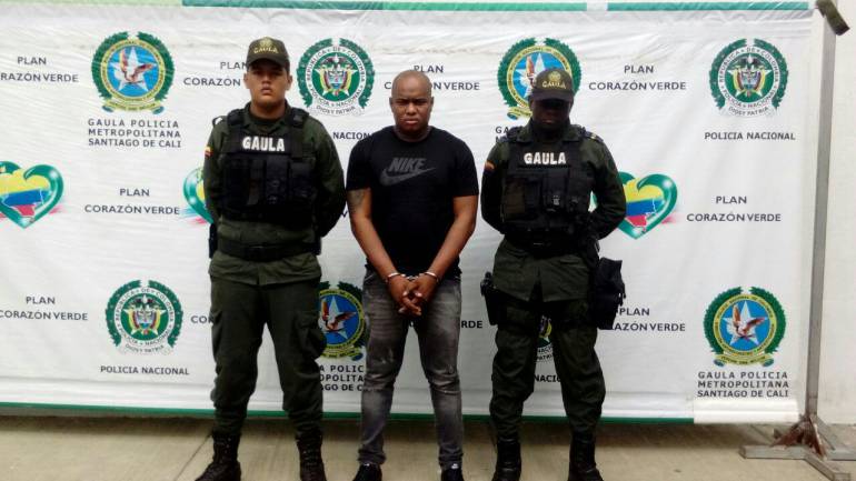Hector Mario Angulo Perea, alias Mario", cabecilla de la banda La Local en Buenaventura capturado por las autoridades.  