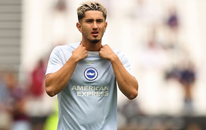Steven Alzate en entrenamiento previo a un partido con el Brighton (Photo by James Williamson - AMA/Getty Images)
