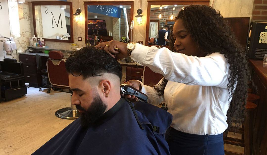 A sus 30 años se ha convertido en referente de un oficio tradicionalmente para hombres