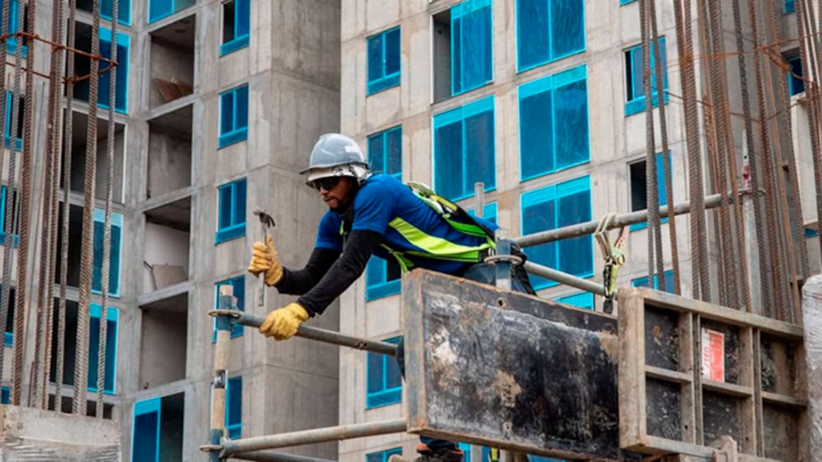 Advierten que el aumento del salario mínimo dificulta la operación de proyectos inmobiliarios