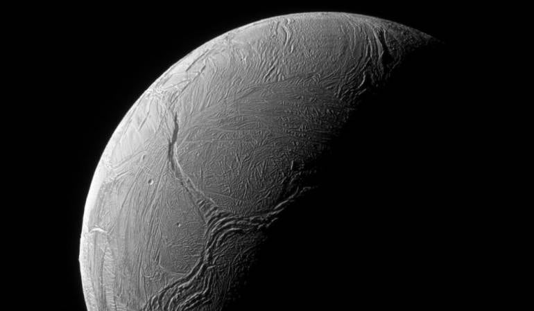 Imagen de Enceladus, una de las lunas de Saturno