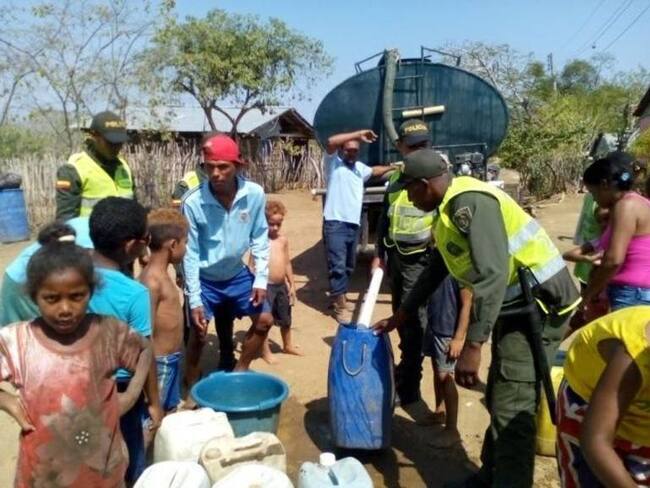 Policía de Bolívar ha entregado 720 mil litros de agua a municipios afectados por la sequía