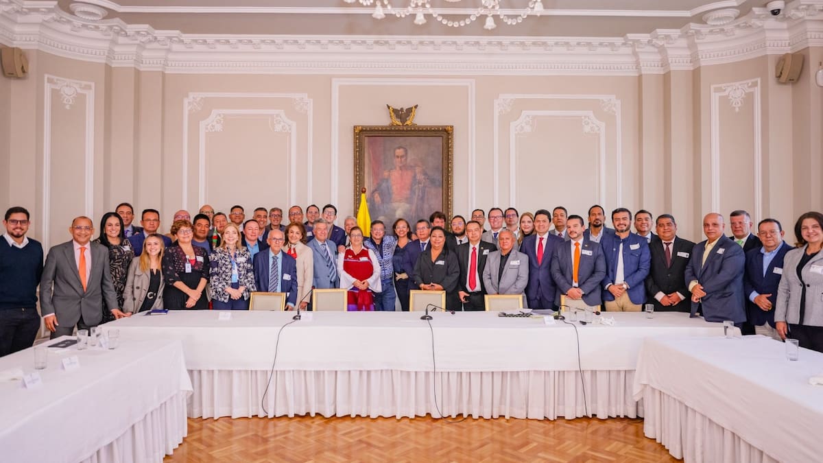 Rector de la UPTC participó en encuentro con el presidente Gustavo Petro