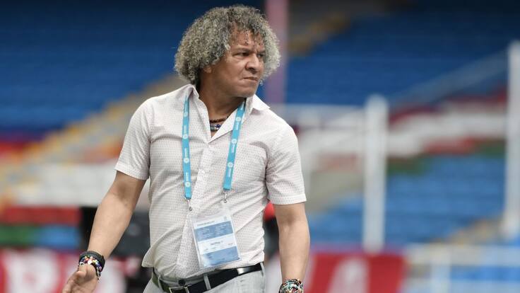 Alberto Gamero: “Macalister no está, presentó una molestia y no llega”