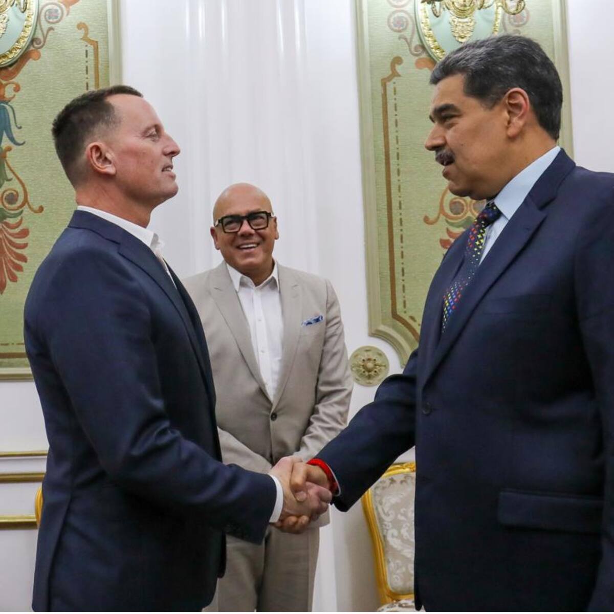 Nicolás Maduro recibe al enviado especial de Donald Trump