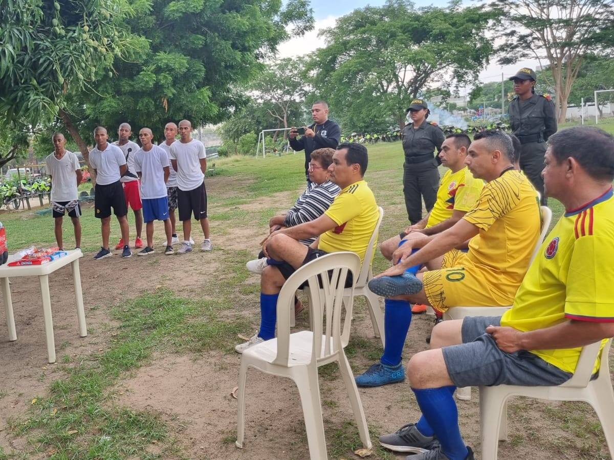 Policía y comunidad de Magangué jugaron fútbol por la convivencia