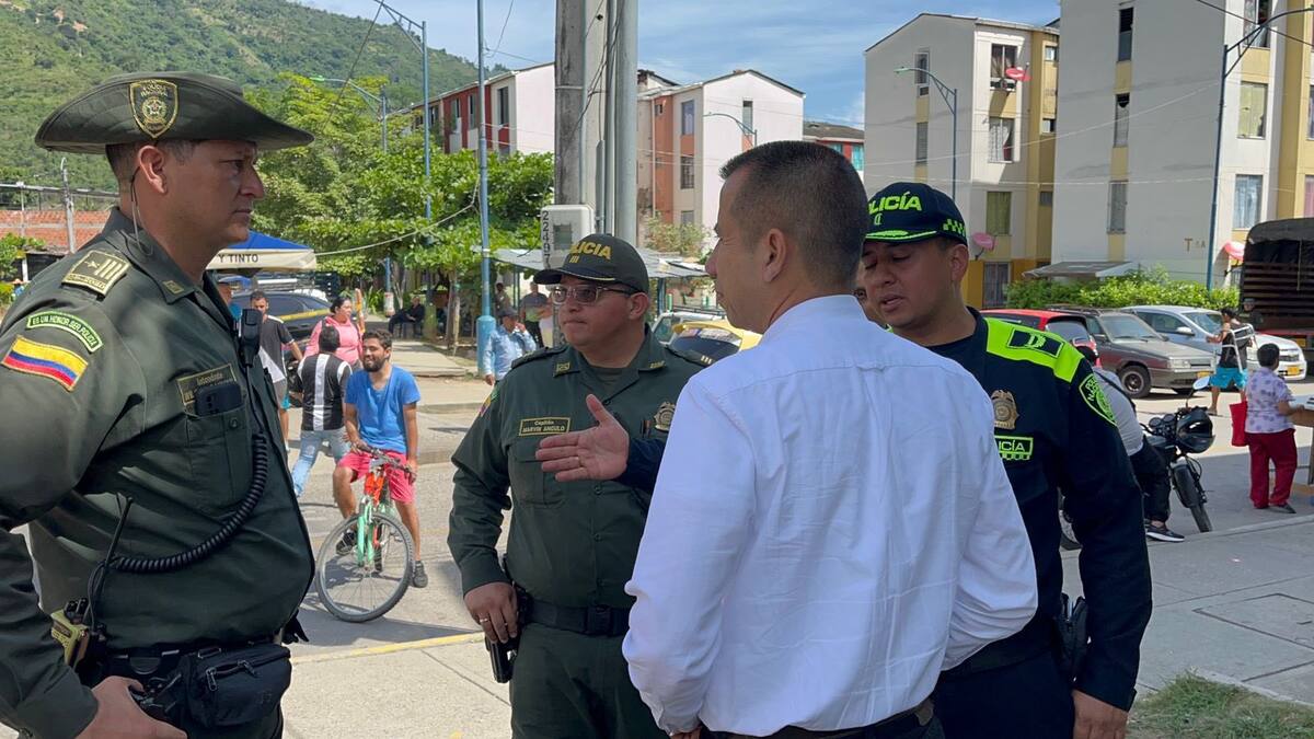 Secretario del interior, Manuel Vásquez