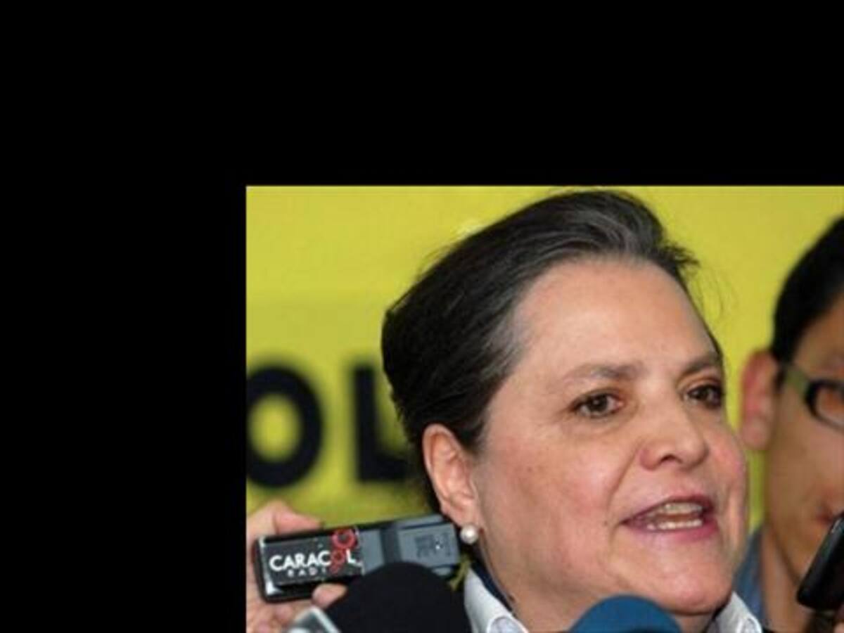 Hoy Clara López le dirá sí o no a la paz y a Santos