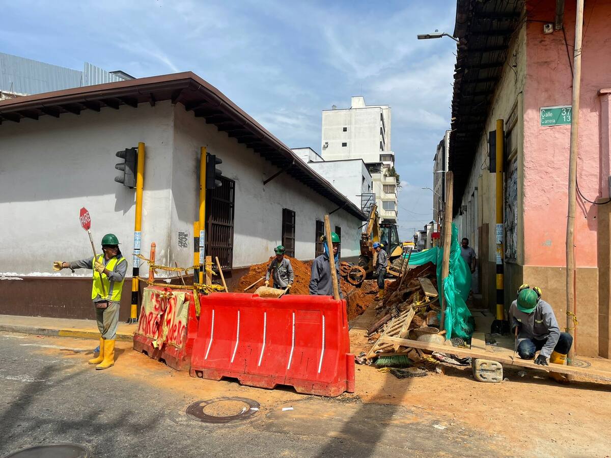 El “revolcón” en el centro por obras viales y cambio de alcantarillado