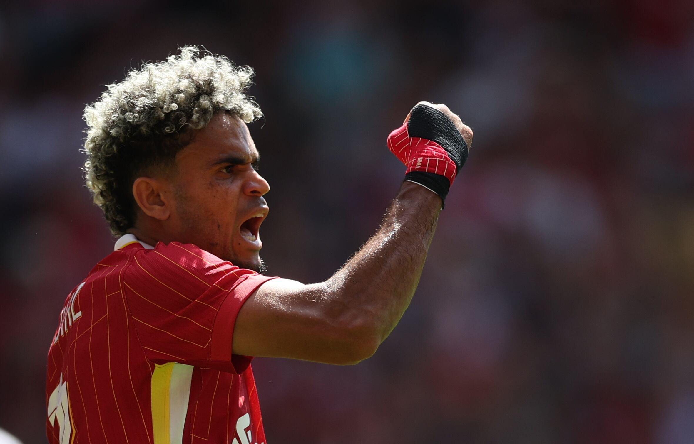 Liverpool (United Kingdom), 11/08/2024.- Luis Diaz of Liverpool celebrates scoring the 2-0 goal during the friendly soccer match between Liverpool and Sevilla in Liverpool, Britain, 11 August 2024. (Futbol, Amistoso, Reino Unido) EFE/EPA/ADAM VAUGHAN