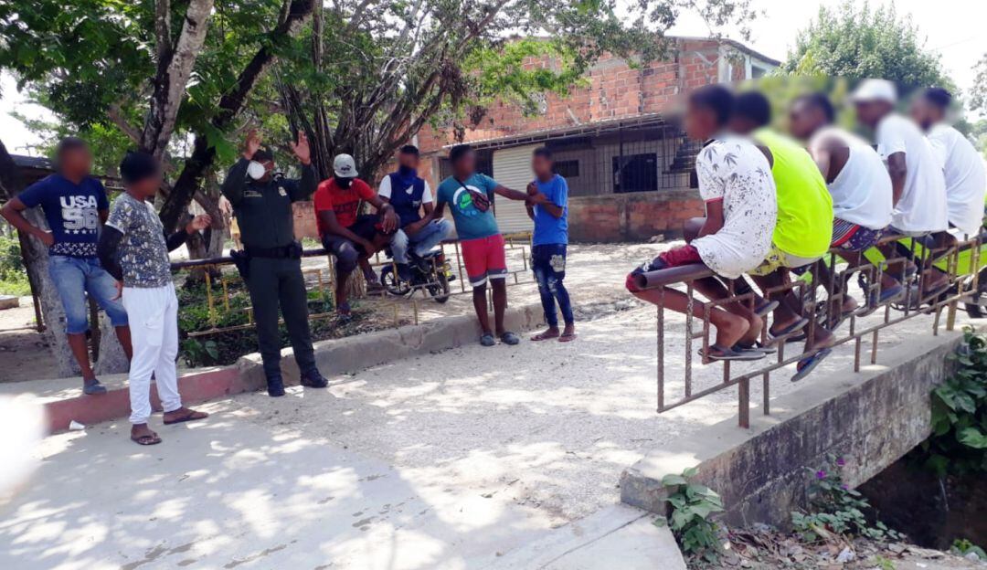 Se realizó acercamiento con jóvenes de los barrios La Candelaria, San Francisco, La Esperanza y Perimetral, con el fin evitar confrontaciones