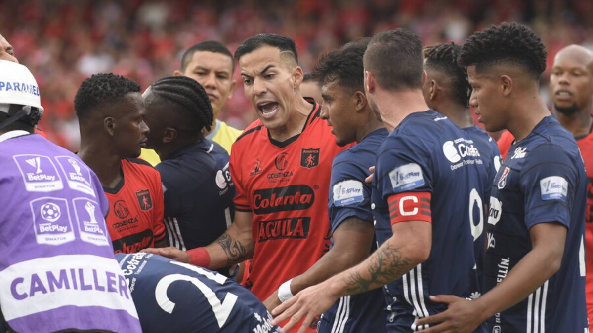 Medellín aprovecha los errores infantiles del América y le quita su invicto en Liga