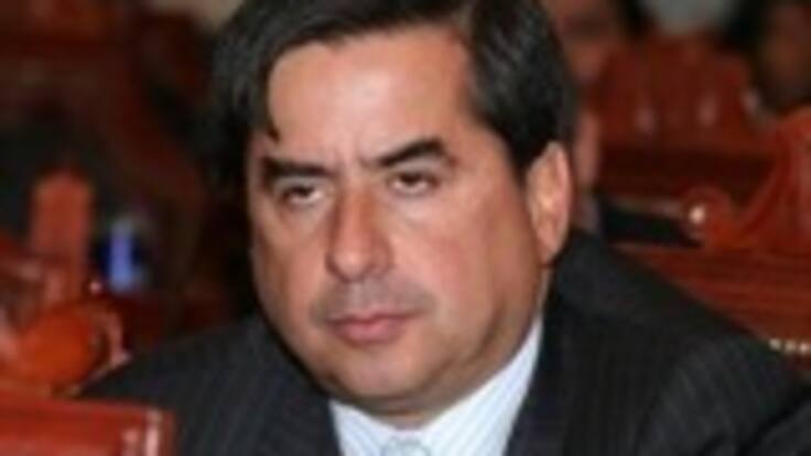 Senador Juan Fernando Cristo asegura que la nueva ley de Víctimas no cumple con los estándares internacionales