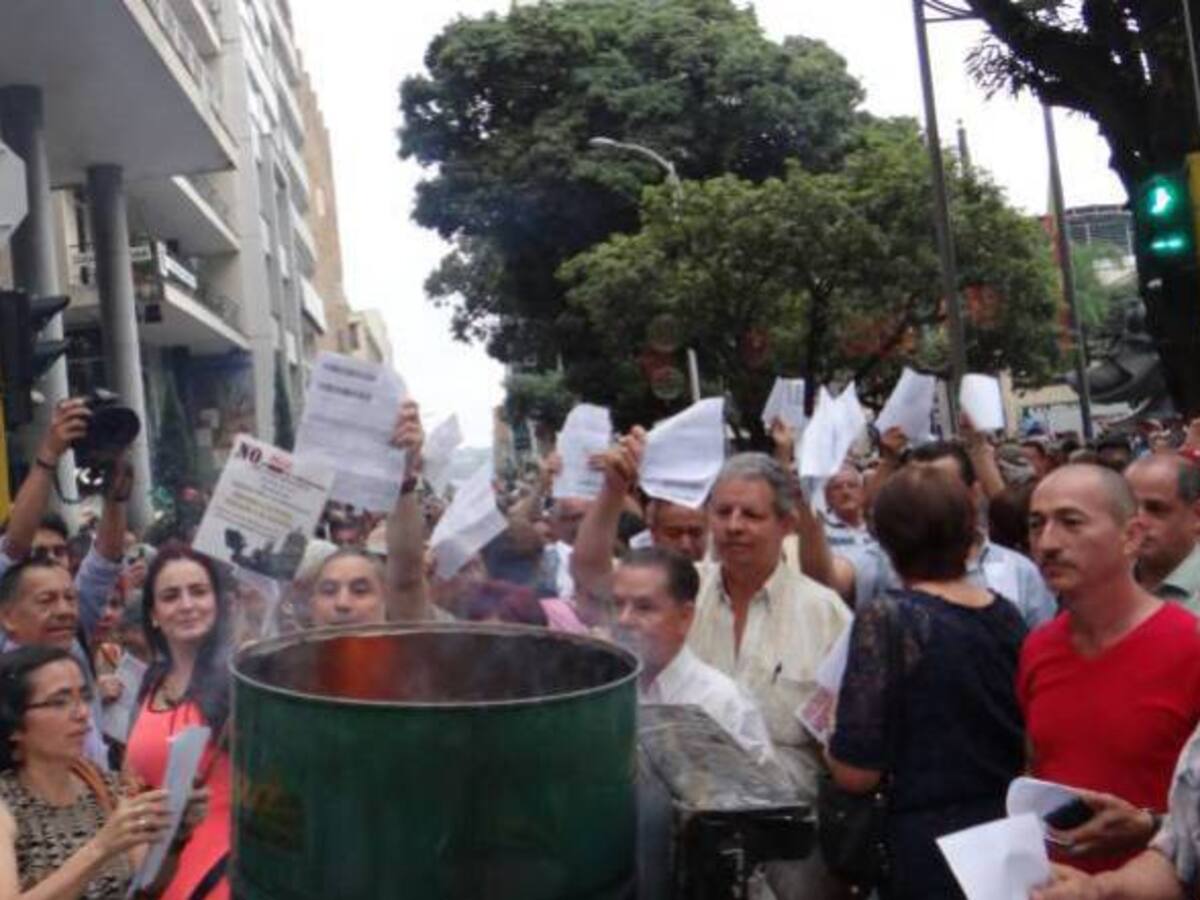 La deuda con los ciudadanos que pagaron la valorización crece cada día