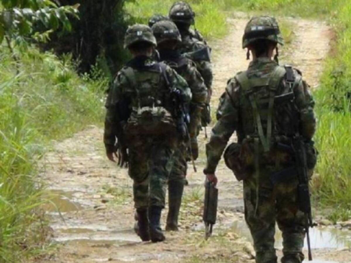 ¿Qué juez es competente para juzgar a policías municipales según la Corte?