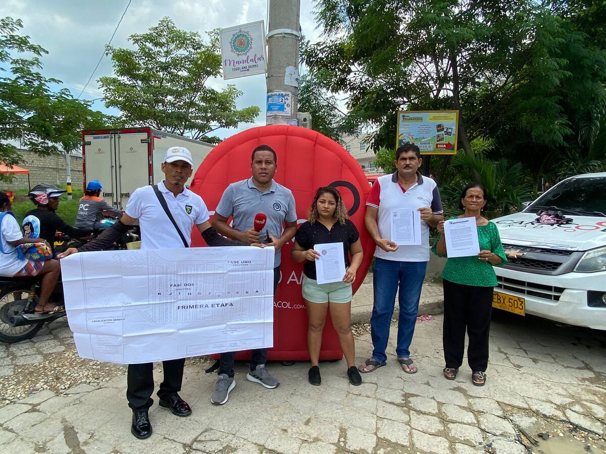 Necesitamos que infraestructura pavimente la vía: vecinos de La Carolina