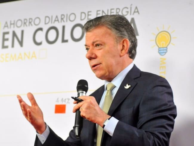 Cifra de ahorro de los colombianos este lunes fue de 14 %: Santos