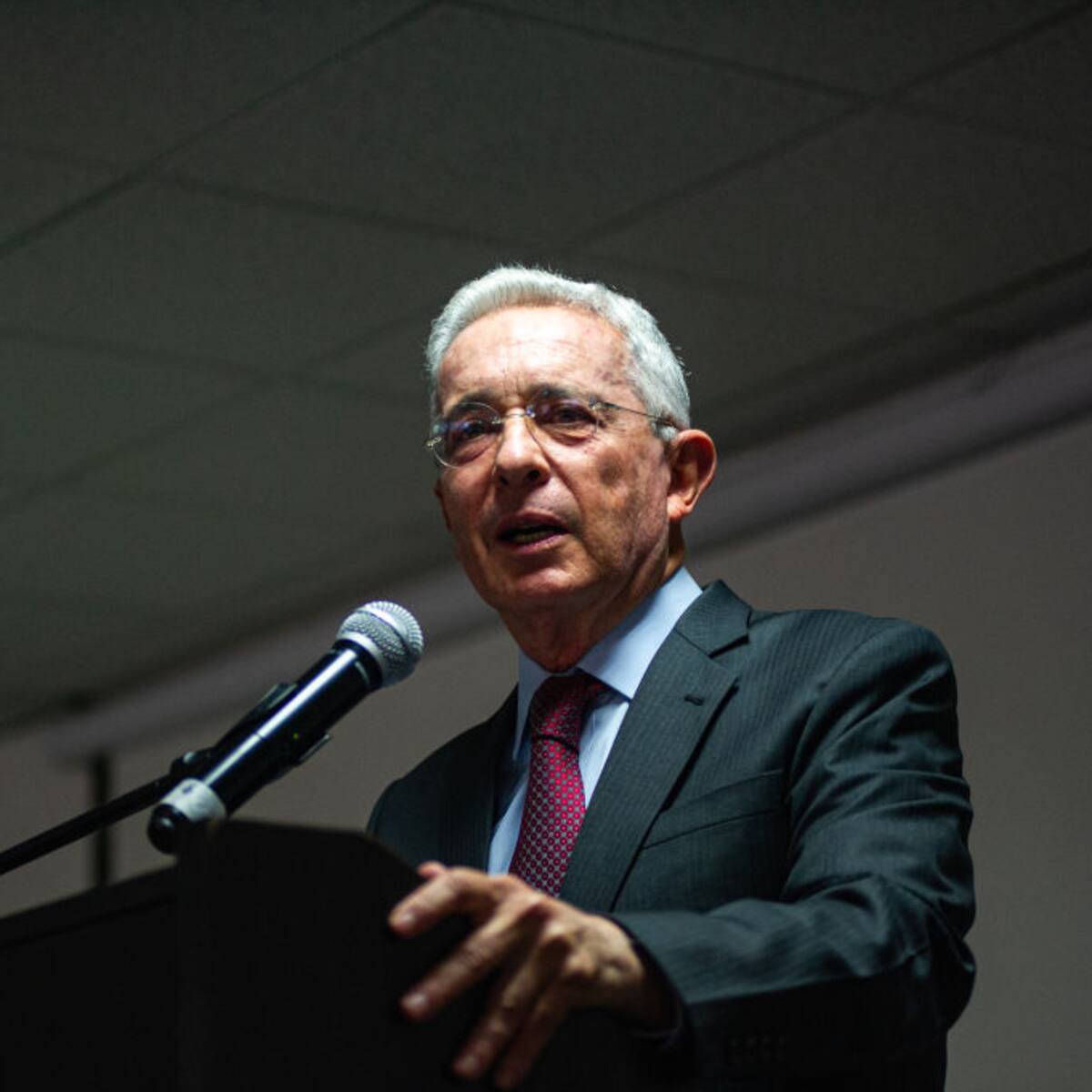 Niegan tutela contra Uribe que pedía a Fiscalía acusarlo de manipulación de testigos