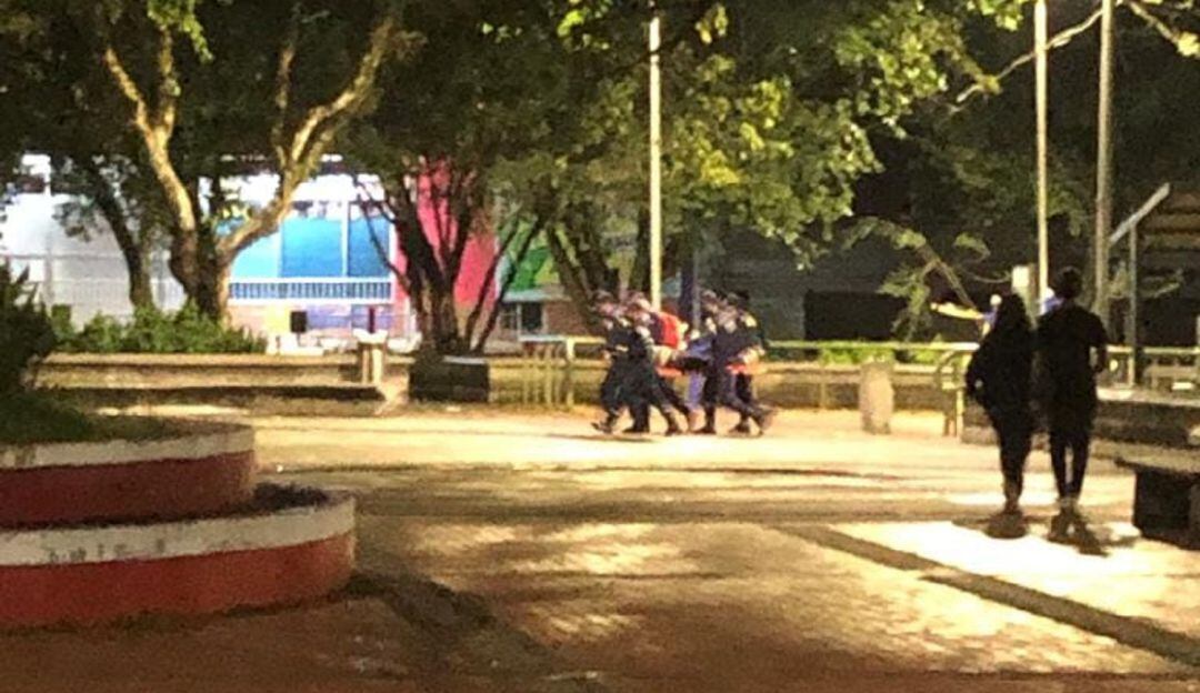 El hecho se registró hace pocos minutos, y causó pánico entre la población.