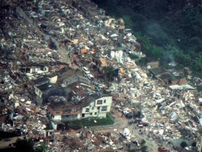 Imagen aérea de los daños que provocó el terremoto del 25 de enero de 1999. Foto: Cortesía Colprensa