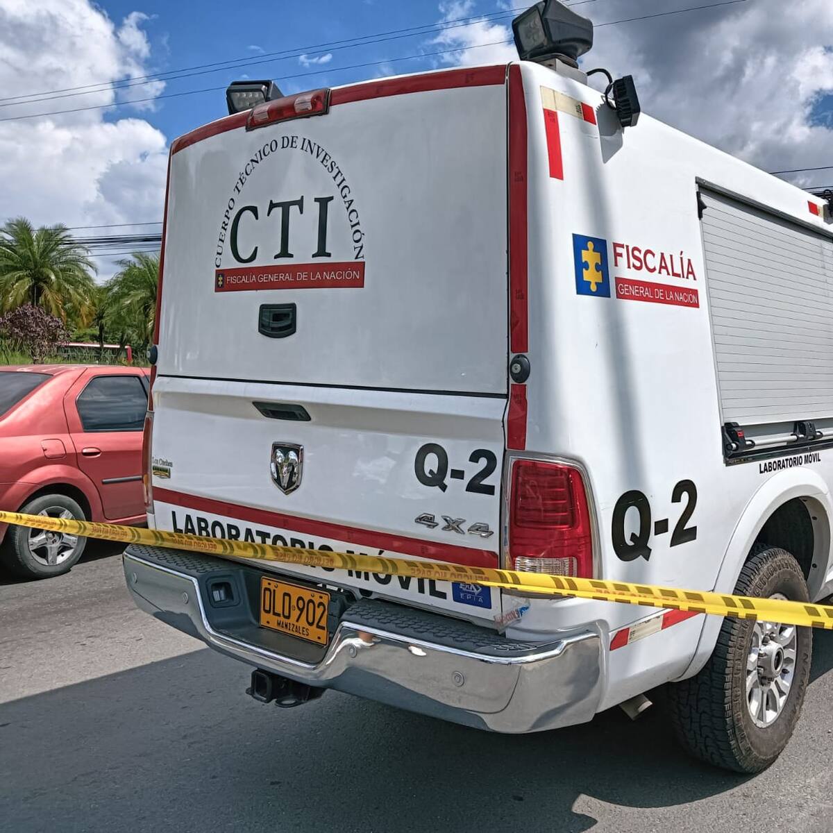 Investigan el hallazgo de un cuerpo envuelto en sábanas, cobijas y costales en Medellín