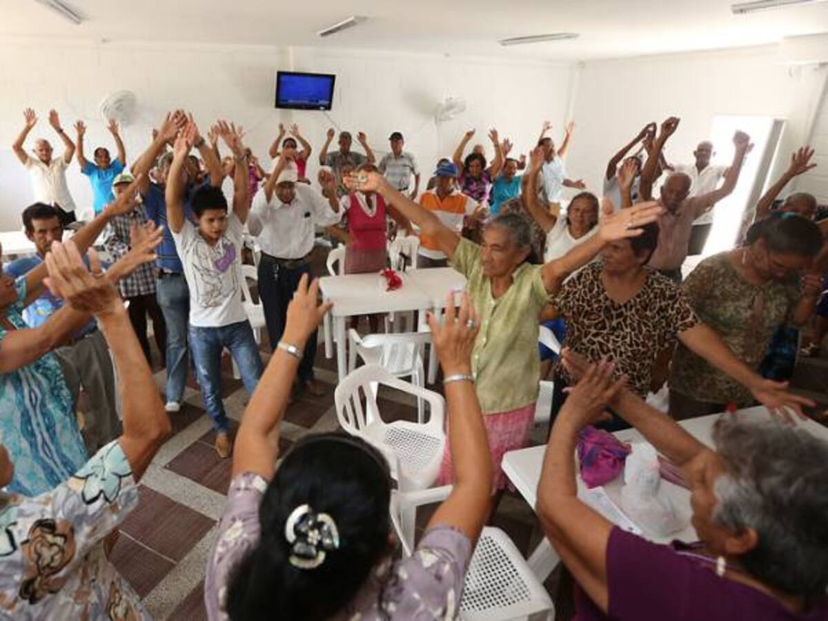 Amplían horarios en centros de atención para personas mayores en Bogotá