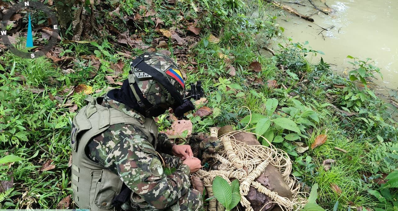 Arsenal de explosivos del ELN en Valdivia. Foto: Brigada 11.