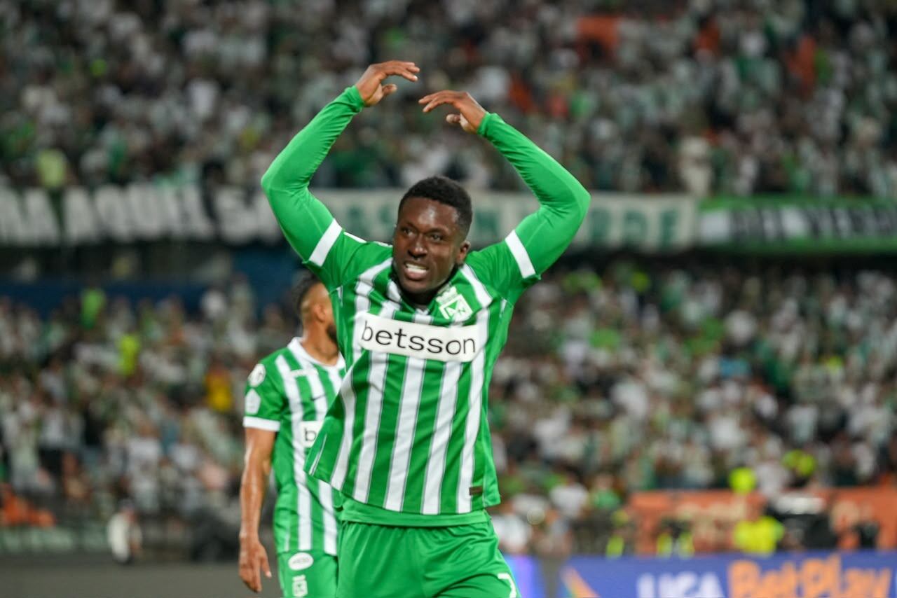Marlos Moreno celebra su anotación con Nacional ante el Cali / Colprensa.