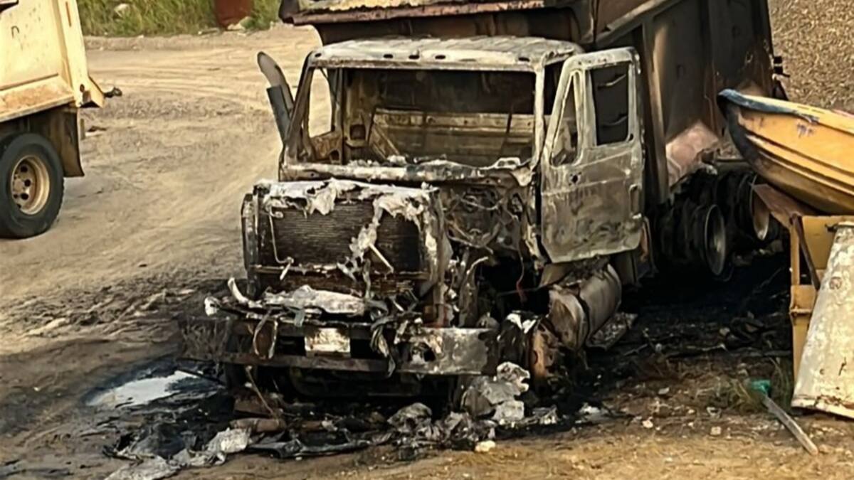 Investigan incendio que consumió maquinarias amarillas en Barranquilla
