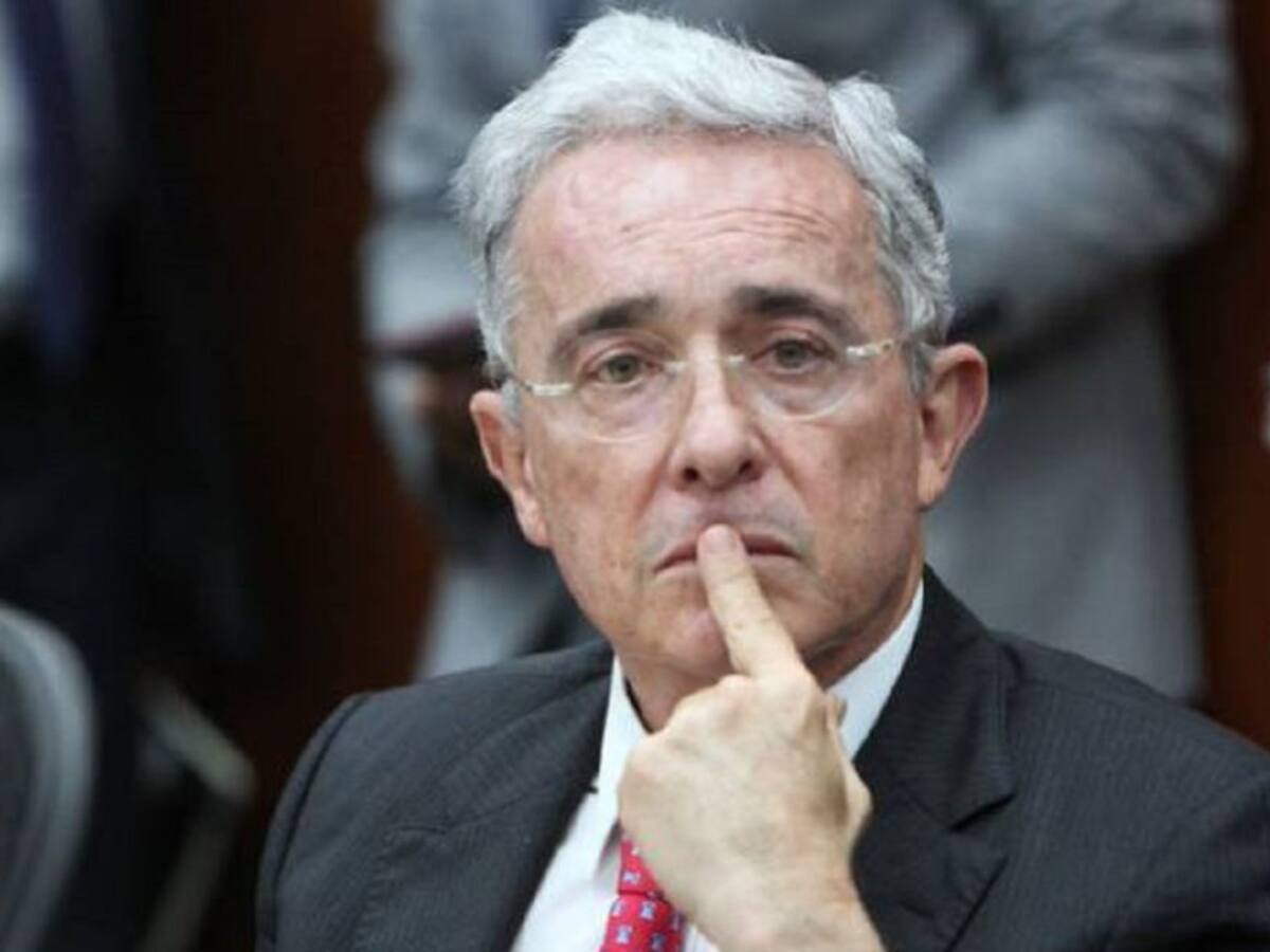 Caso Uribe regresa a Corte para que defina bajo qué ley se debe desarrollar