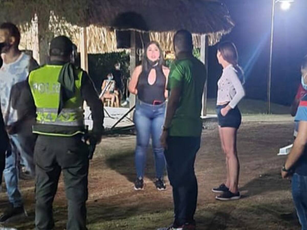 Sancionan en Santa Marta a 33 personas por asistir a una fiesta clandestina