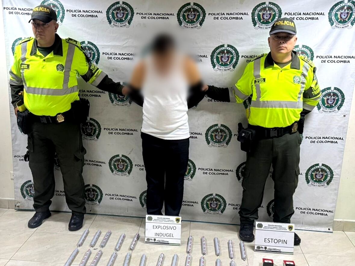 Conductor capturado con barras de indugel- foto policía Antioquia