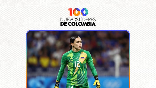 Foto de Katherine Tapia, arquera colombianaarquera expolicía