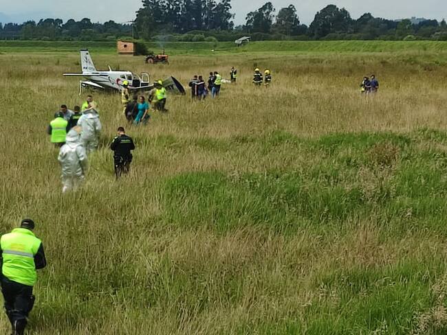 Avioneta aterrizó de emergencia en la Autopista Norte