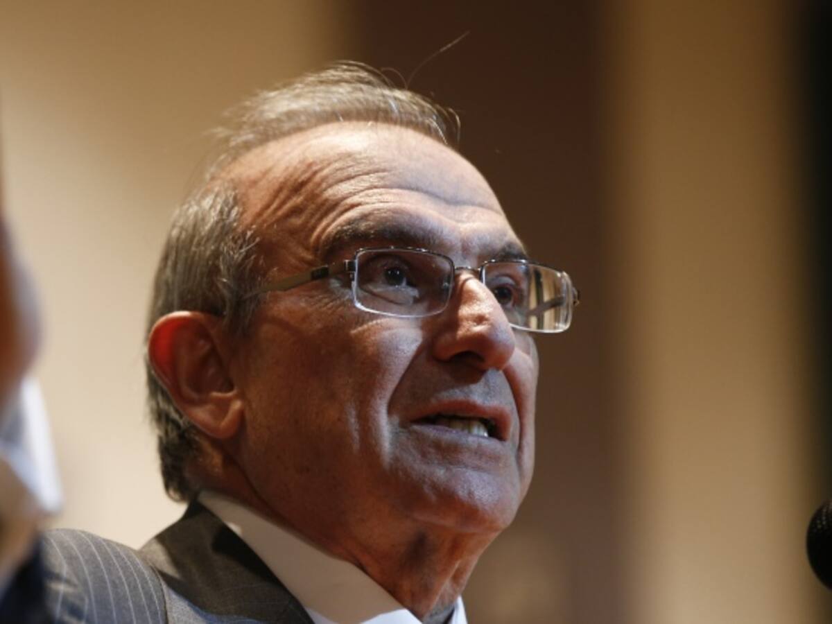 Las mujeres llevarán la antorcha de la paz y la reconciliación: De la Calle