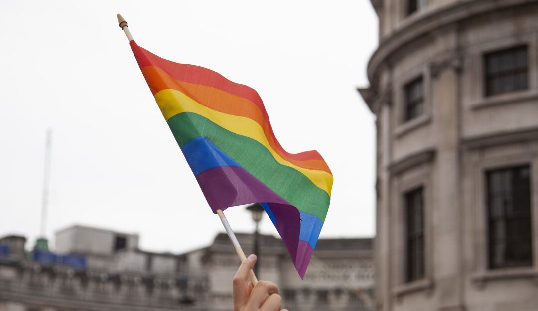 Bandera del orgullo gay.