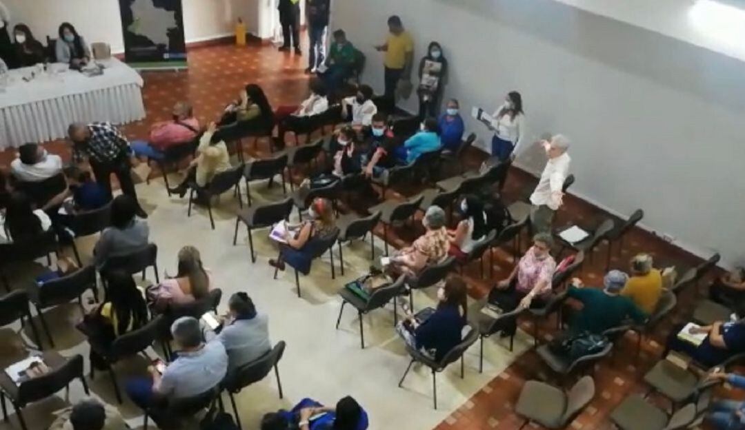 Fuerte altercado entre el Supersalud y ciudadanos en Popayán 