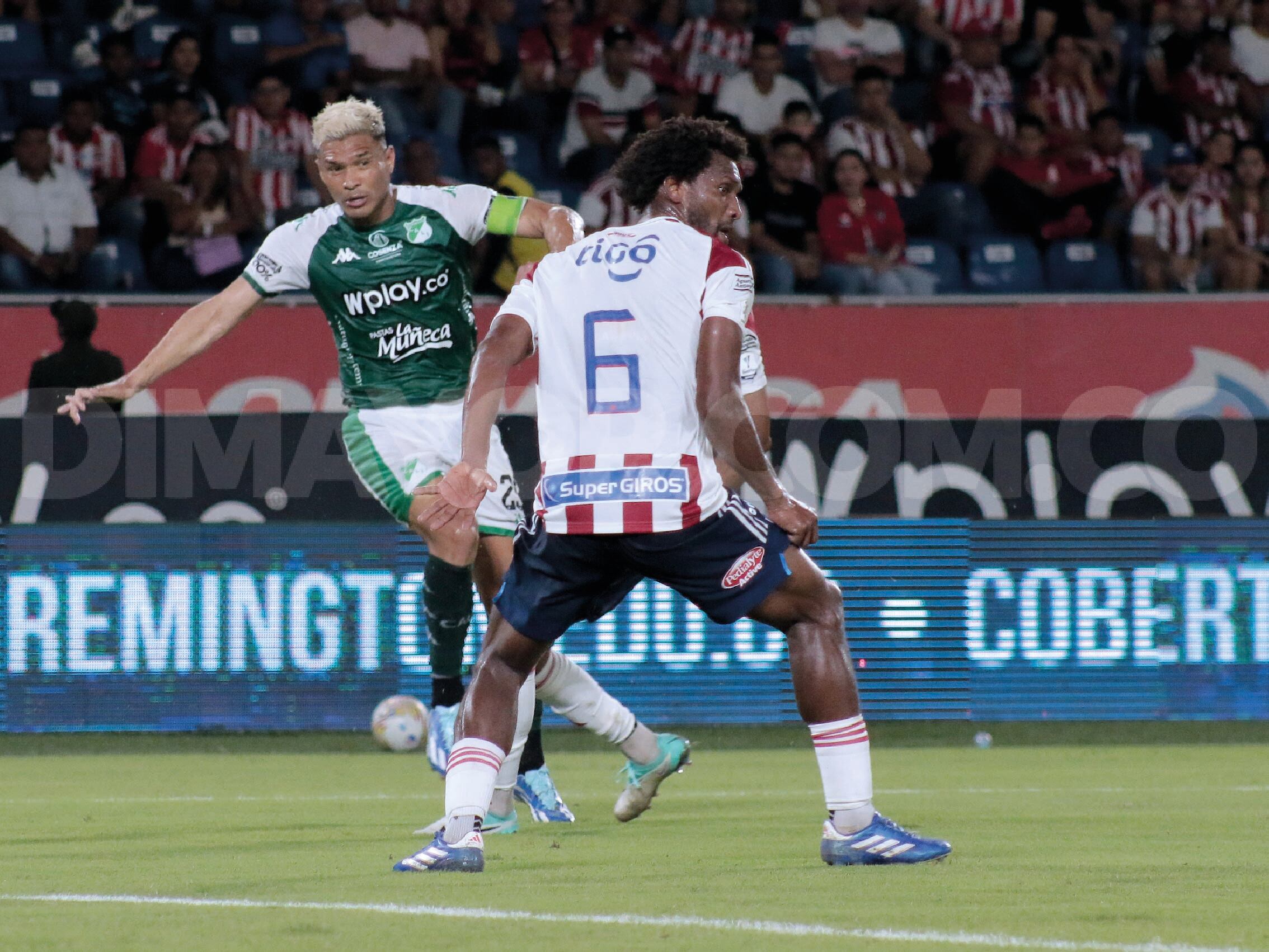Didier Moreno, volante del Junior, ante el Deportivo Cali / Twotter: @JuniorClubSA.