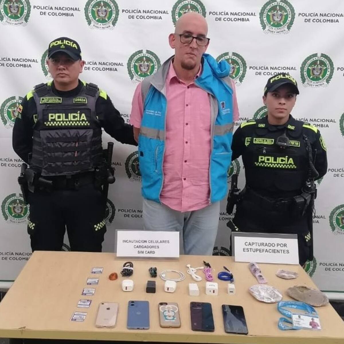 Contratista de distrito fue capturado cuando ingresaba objetos ilegales a un calabozo