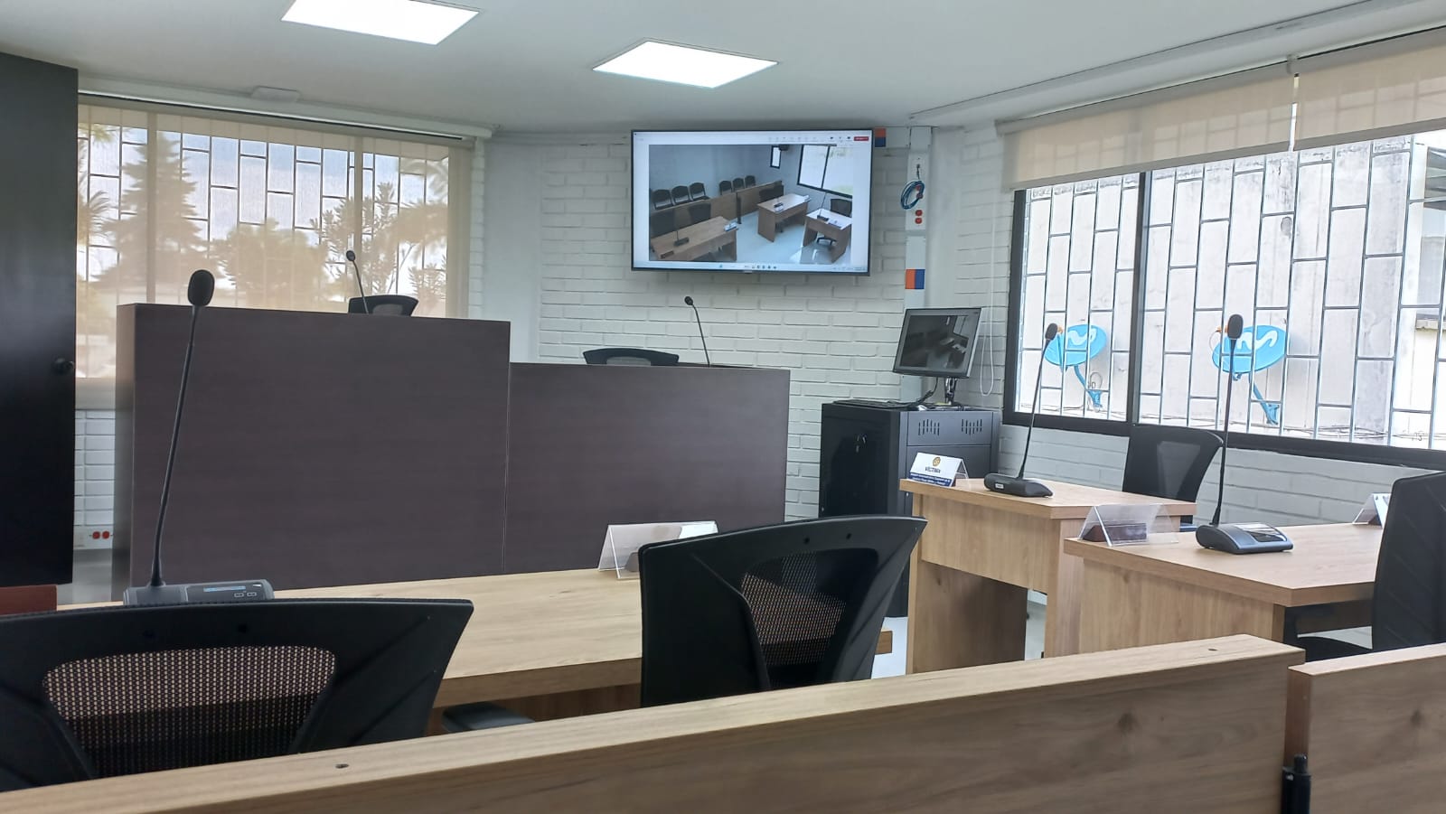 Sala de audiencias unidad administrativa especial de la justicia penal militar y policial- Vanessa Porras