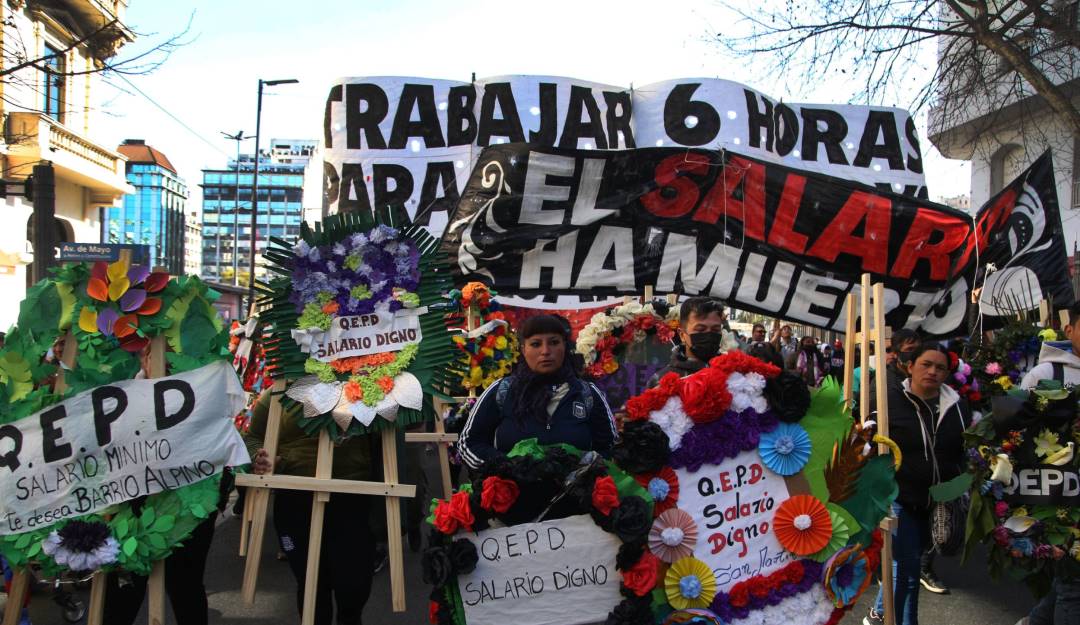 Protestas de argentinos criticando la falta de control de la inflación en el país.        Foto: Getty 