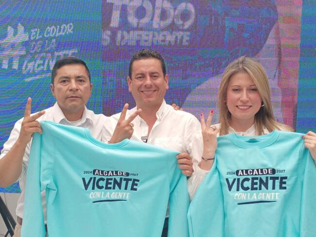 A la izquierda Giovanny Andrés Gómez, centro Vicente Aníbal Ojeda, derecha Claudia Parra / Caracol Radio