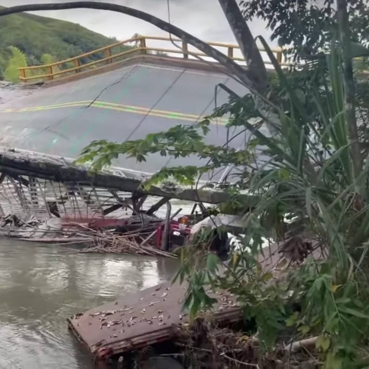 ¿Qué dijo el Ministro de Transporte sobre las obras en colapsado puente El Alambrado?